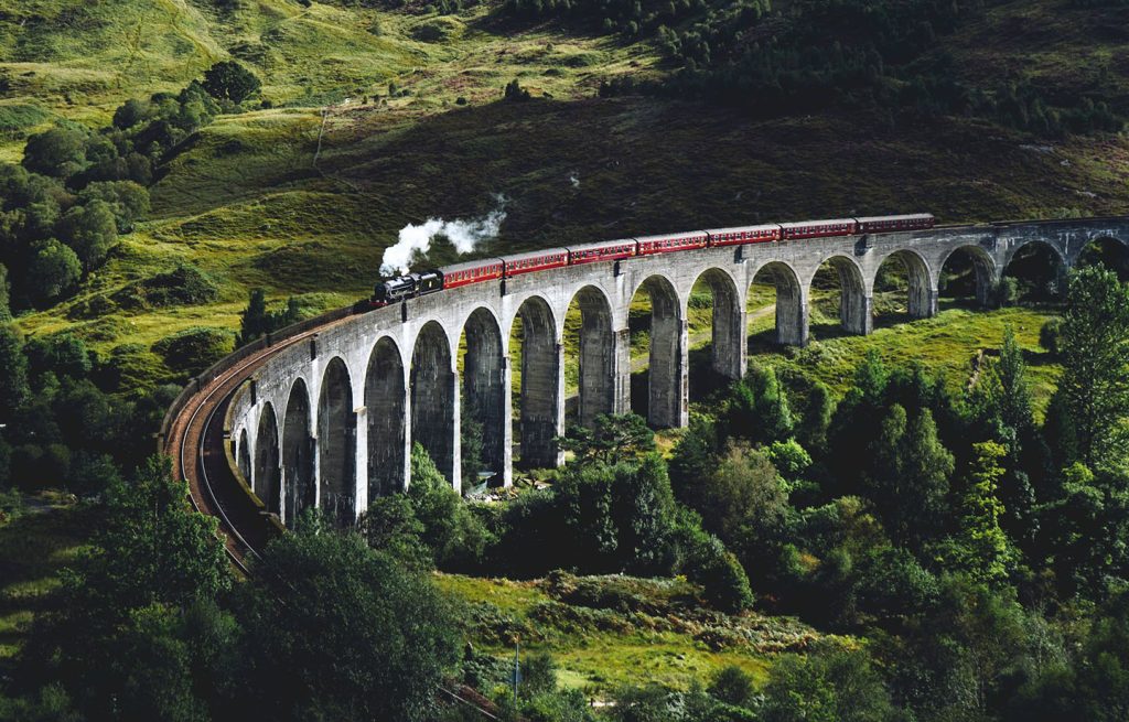 Viaducto de Glenfinnan Tierras Altas de Escocia Reino Unido 1440px